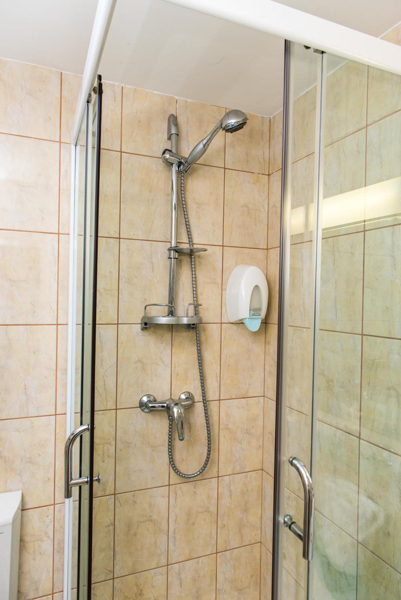 Hotel Lyra Oradea Habitación foto