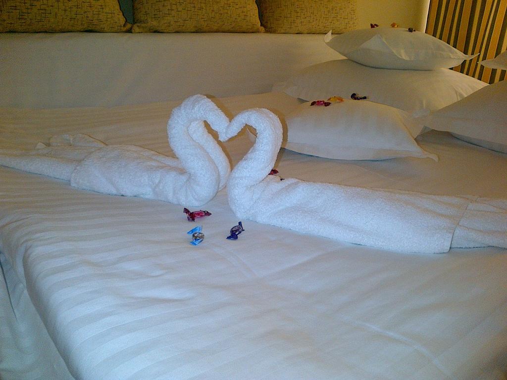 Hotel Lyra Oradea Habitación foto